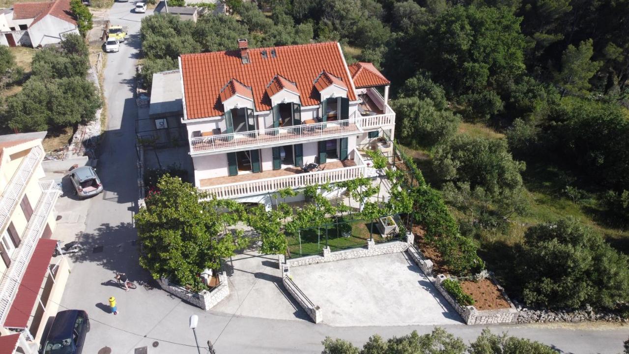 Apartments Kola Banići エクステリア 写真