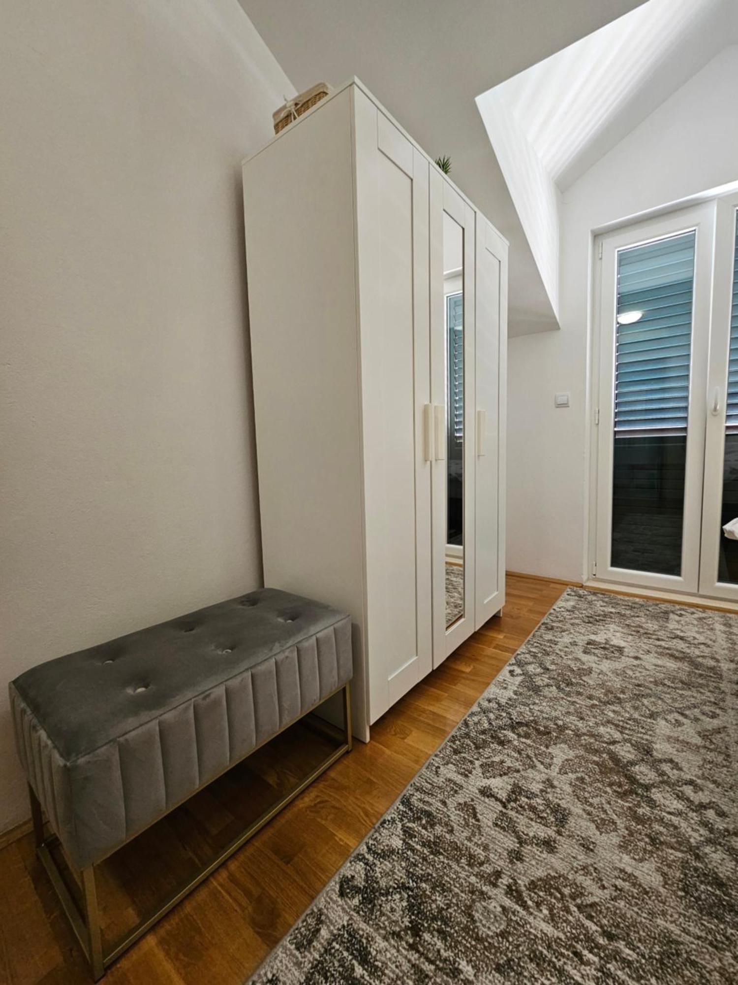 Apartments Kola Banići エクステリア 写真